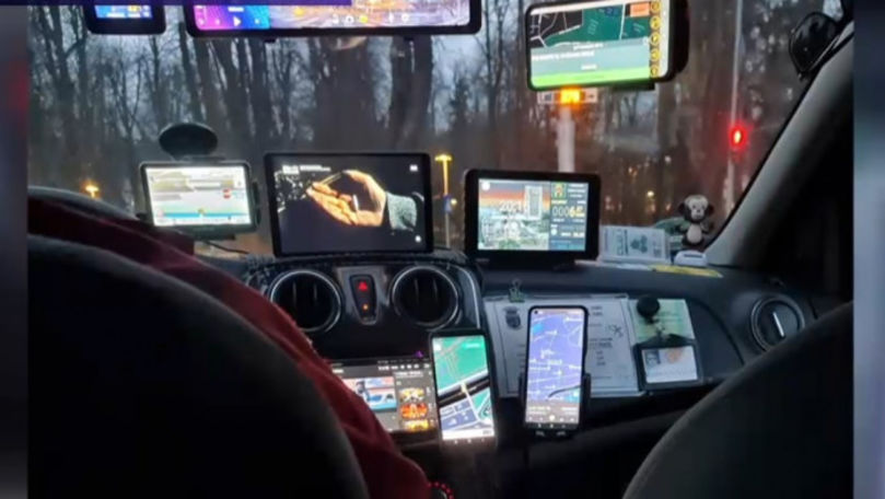 Un șofer de taxi avea pornite 10 ecrane pe bord în timpul cursei