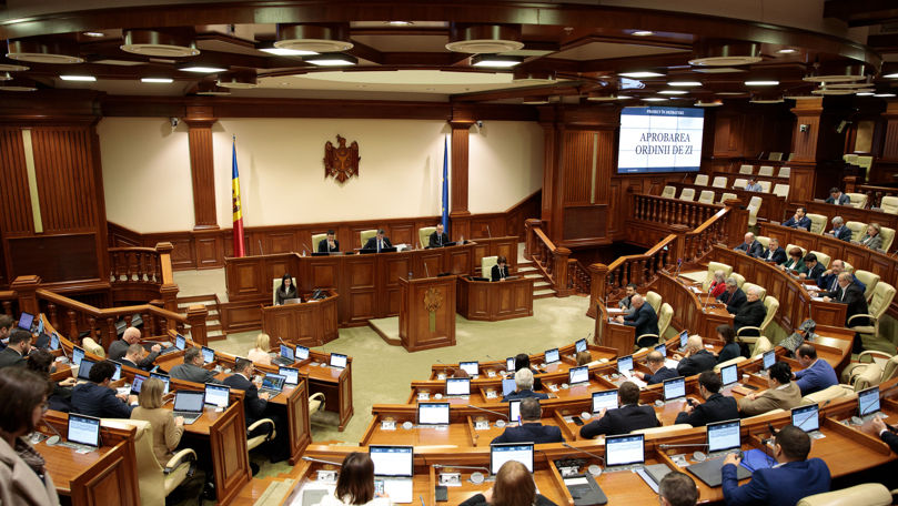 Ședințele Parlamentului, netransparente? Promo-LEX semnalează nereguli