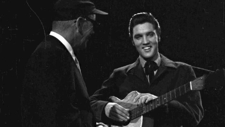 Imagini cu Elvis Presley în timp ce a înregistrat filmul Love Me Tender