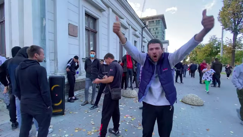 Imagini din spatele protestului Partidului Șor: Muzică și dansuri