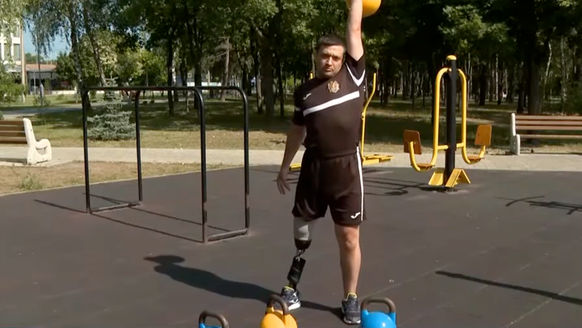Povestea unui bărbat, campion la para kettlebell și para powerlifting