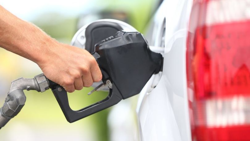 România: Carburanţii cu taxe sunt mai ieftini decât cei fără taxe
