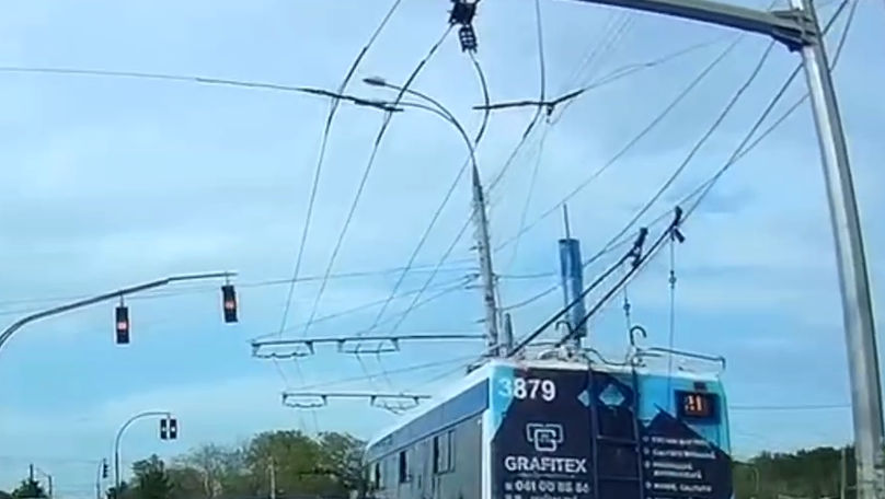 Chișinău: Un fir electric de troleibuz s-a rupt în timpul deplasării