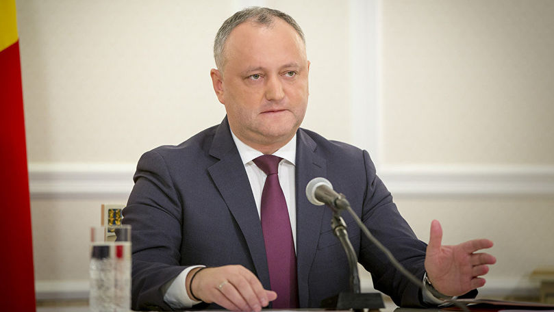 Dodon i-a numit pe cei care nu au venit la ședință deputați-turiști