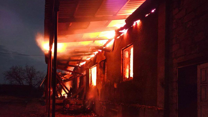 Incendiu la Ocnița: Pompierii au prevenit o explozie de proporții