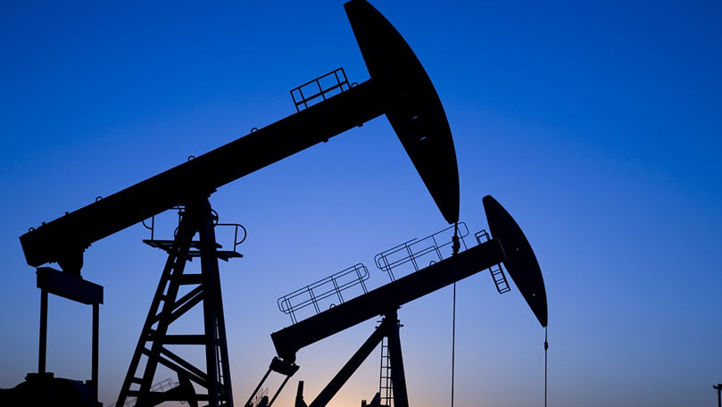 Мировые запасы нефти сокращаются рекордными темпами.