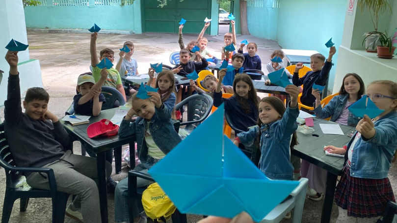 Peste 180 de copii refugiați se odihnesc în taberele din Chișinău