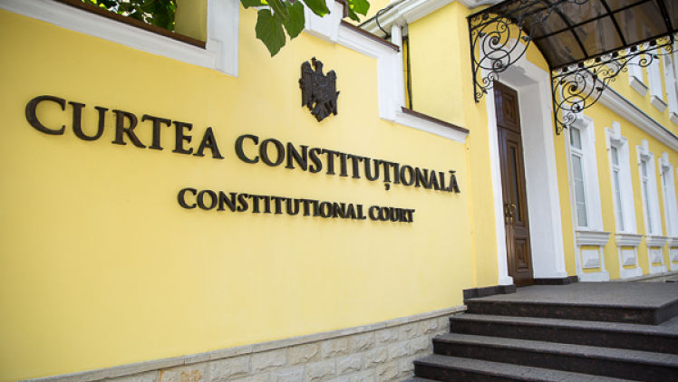 Mandatul a cinci judecători de la Curtea Constituțională expiră în vară