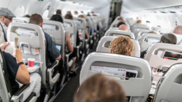 Gestul unui tânăr care i-a făcut pe pasagerii unui avion să plângă
