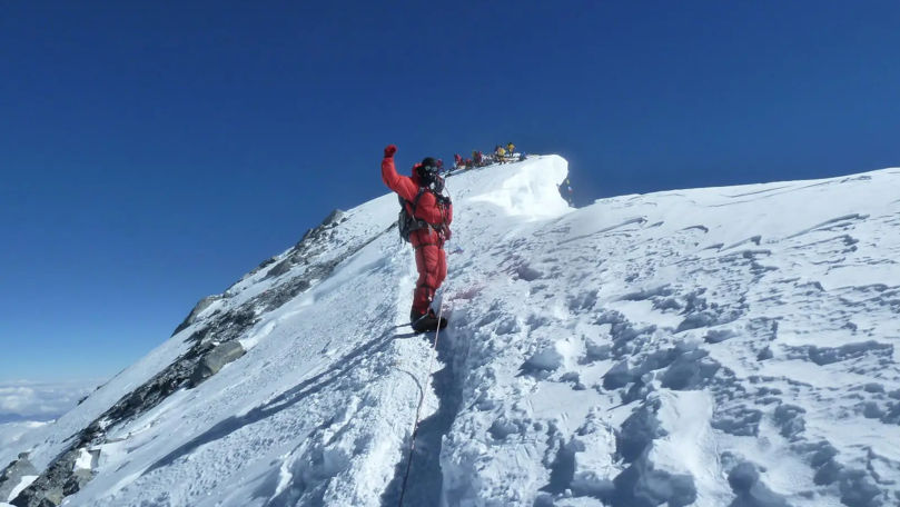 Premieră pe Everest: 4 britanici au escaladat muntele fără aclimatizare