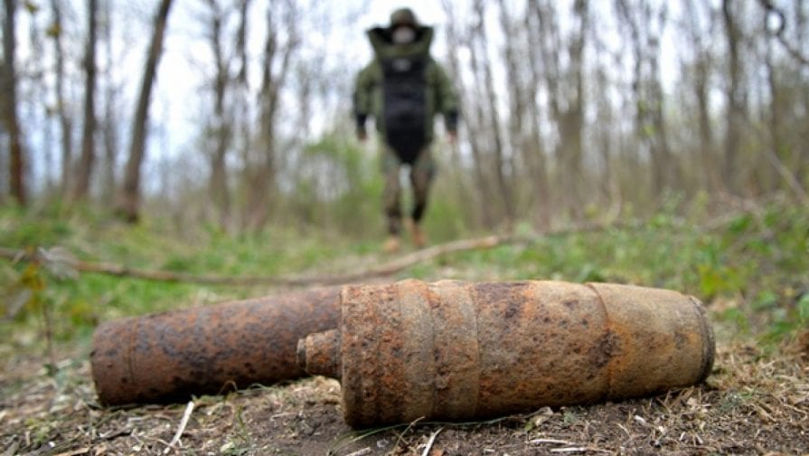 Obuz, depistat de un bărbat pe malul râului Bâc: Au intervenit geniștii
