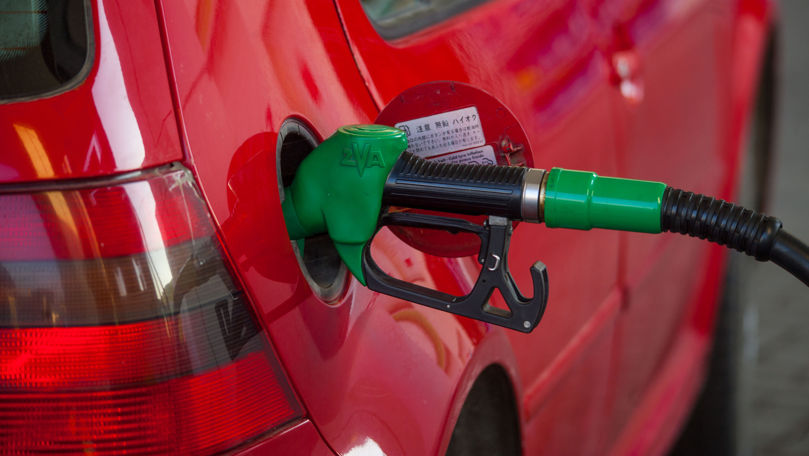 Noi prețuri afișate de ANRE: Cât vor costa în weekend carburanții
