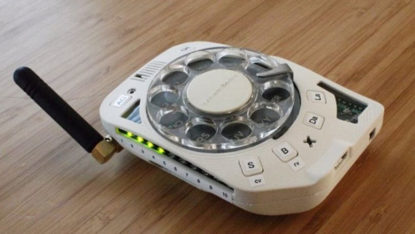 O ingineră spaţială din SUA a inventat un telefon mobil cu disc