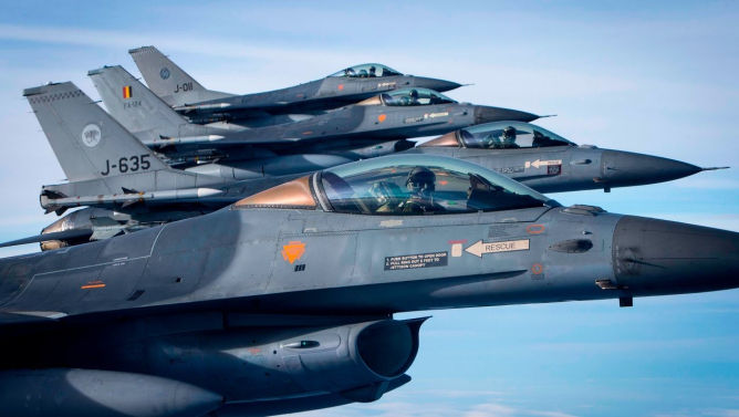 Ce vor face și ce nu vor putea să facă avioanele F-16 donate Ucrainei