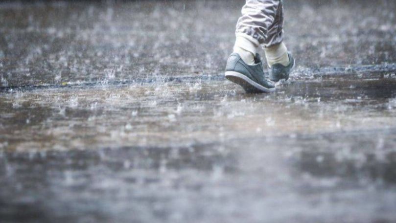 Cod galben: Ploaie cu grindină, filmată în raionul Ungheni