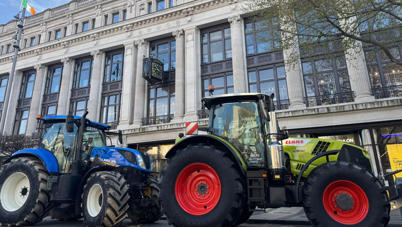 Власти Ирландии привлекли армию к борьбе с протестами из-за цен на топливо.