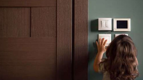 Cum să te protejezi și să previi cazurile de electrocutare