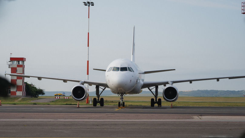 Scandal într-un avion: Un pasager al cursei Londra-Chișinău, pedepsit