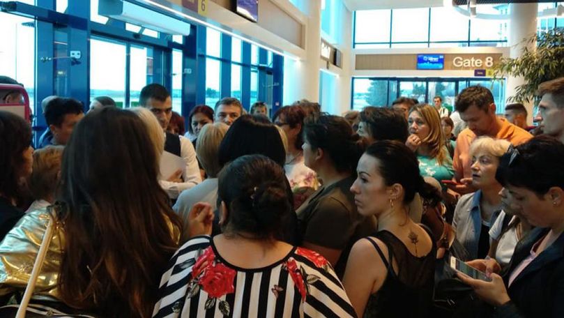 Ce drepturi au pasagerii blocați pe aeroport, în cazul unui zbor anulat