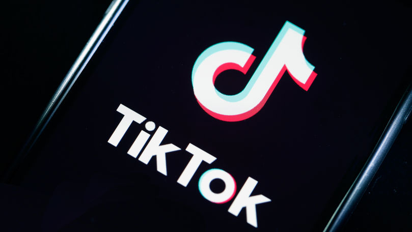 Femeie, filmată pe TikTok cum își bate copilul: Îţi dau până la sânge