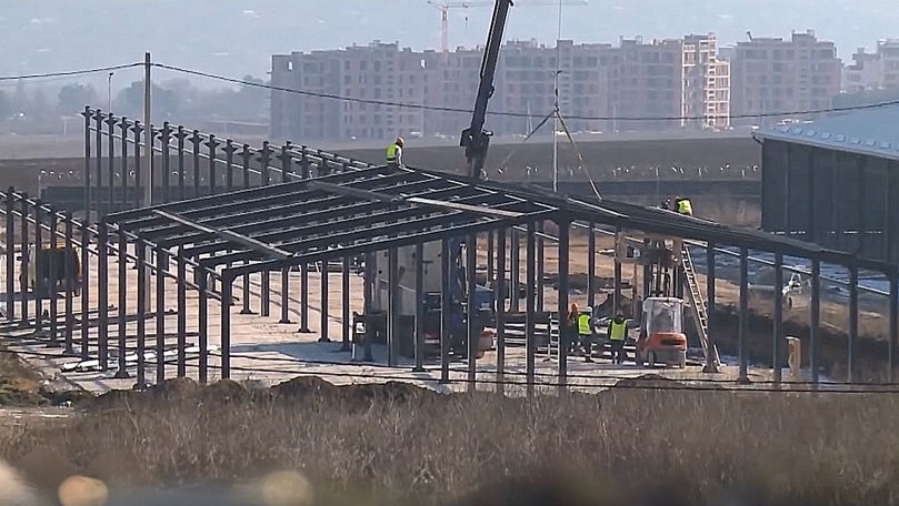 В Бачой полным ходом идет строительство военной базы.