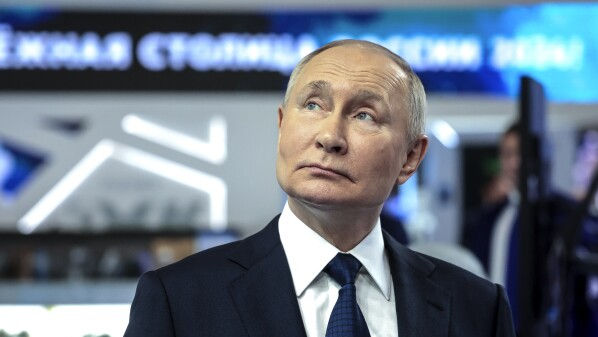 Putin are 15 contracandidați pentru alegerile de anul viitor din Rusia