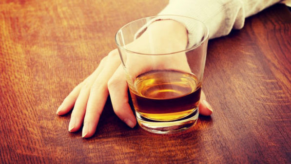 O femeie din Ștefan Vodă și-a înjunghiat soțul la beție