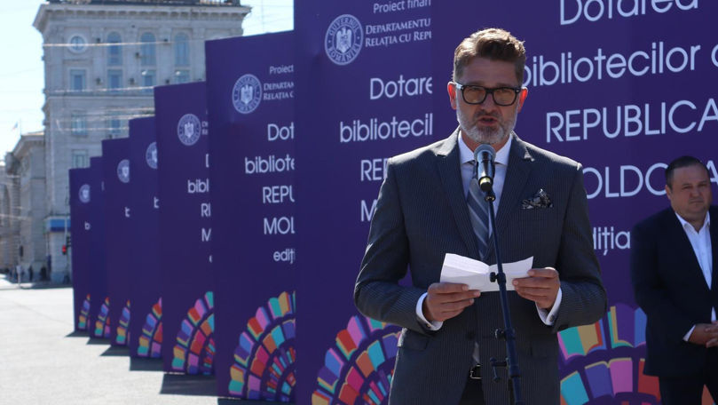 Ambasadorul României, despre donația de cărți: Construim viitorul