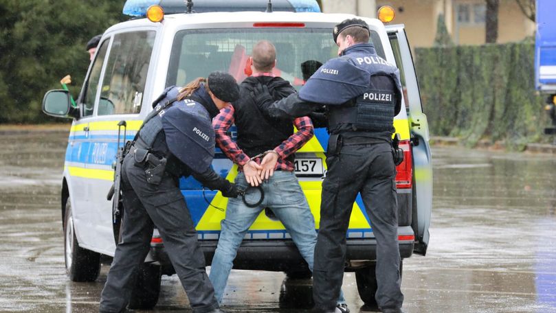 Doi români au furat toate coletele, în prima lor zi de muncă în Germania