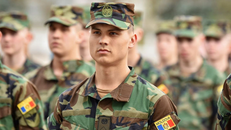Circa 1.400 de tineri urmează a fi încorporați în serviciul militar