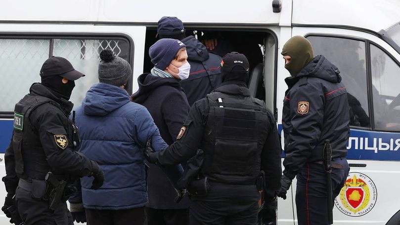 Правозащитники заявили о более 140 задержанных на протестах в Белоруссии.