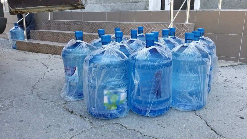 Grădinițele din Chișinău vor primi apă potabilă în butelii