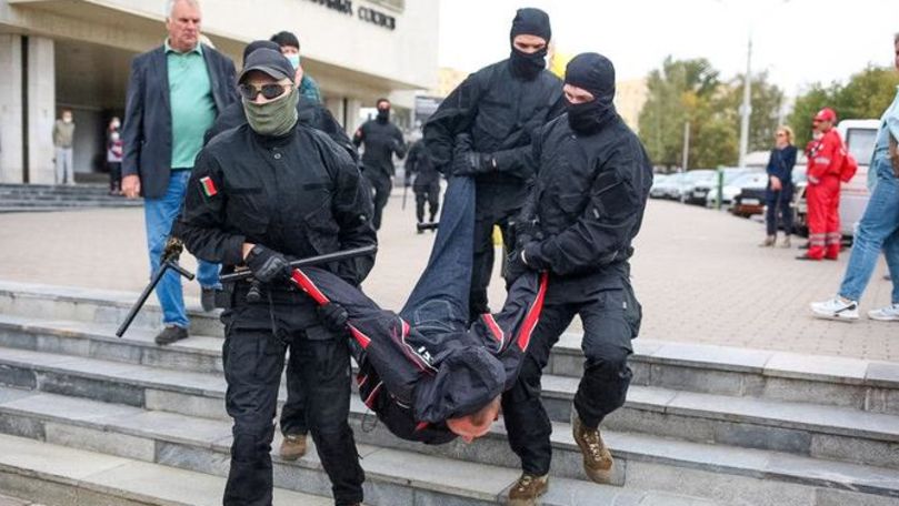 В Минске начались задержания до начала акции протеста.