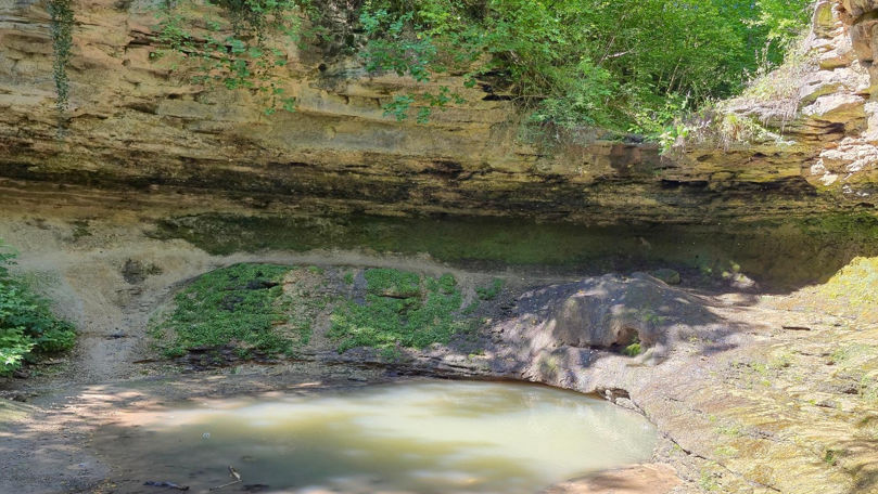 Cascada de la Mănăstirea Saharna a secat din nou