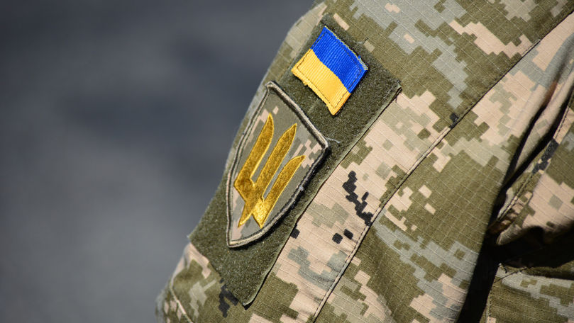 Vehicul de recrutare militară, atacat de o mulțime furioasă în Ucraina
