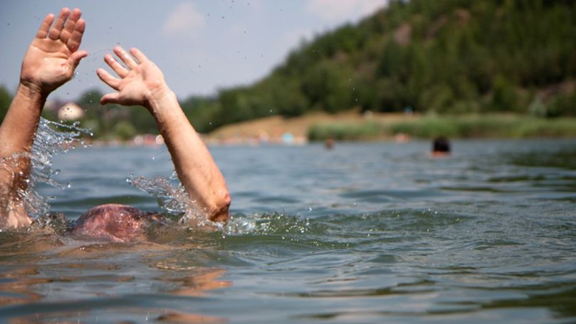 Un bărbat s-a înecat într-un iaz la un picnic din Râbnița