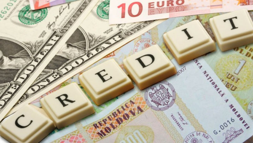 Tot mai mulți moldoveni apelează la credite: Recomandările unui expert