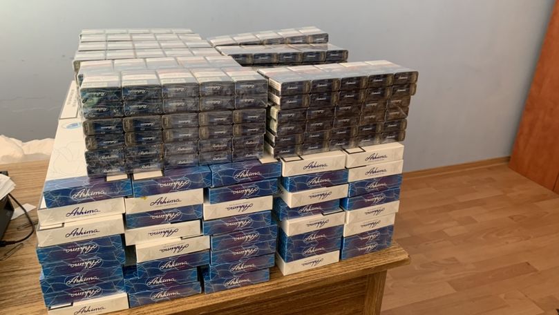 Peste 37.000 de țigarete de contrabandă, reținute de vameși în două zile