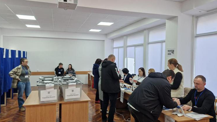 Alegeri parlamentare în România: Câți moldoveni au votat în prima zi