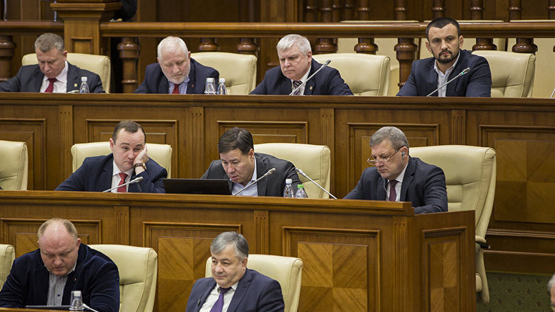 Dezbateri aprinse în Parlament cu privire la statutul limbii ruse