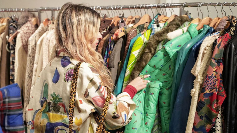 В США спрос на секонд-хенд вырос в 9 раз.