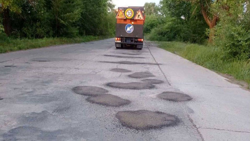 Drumurile din Chișinău, reparate prin metoda de injectare