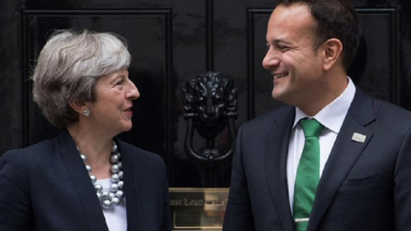 Londra şi Dublinul vor să relanseze instituţiile nord-irlandeze autonome