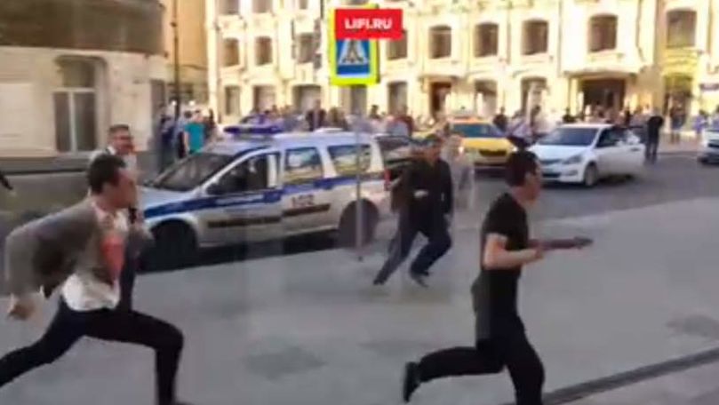 Taximetristul care a spulberat suporterii la Moscova, fugărit de mulţime