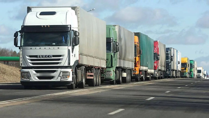 Locuitorii din Orhei, revoltați de TIR-urile care circulă pe lângă case