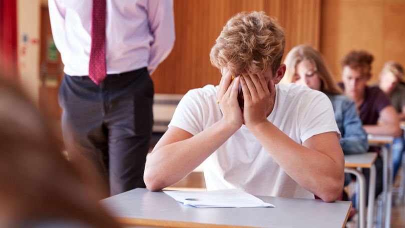 Cum poți diminua stresul cauzat de notele la examene: Sfatul unui expert
