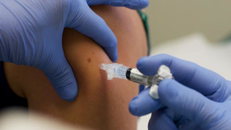 Franța: Păreri pro și contra față de administrarea dozei 3 de vaccin