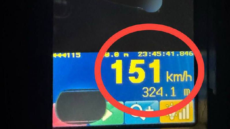 Un tânăr șofer, surprins cum circula cu 151 km/h prin Soroca