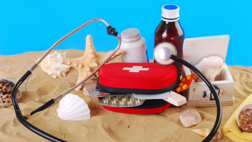 Ce trebuie să conțină trusa medicală pentru vacanță? Sfaturile medicului