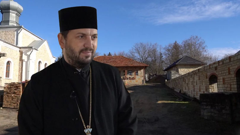 Așezământ pentru copii, construit în ograda bisericii din satul Hârtop